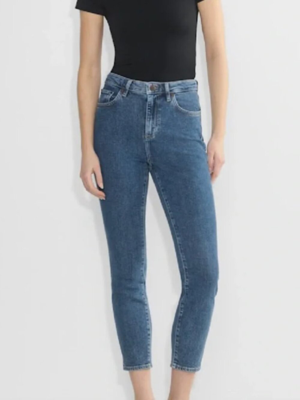 Denim Forum Nyla Hi-Rise Skinny Jean in Medium Wash